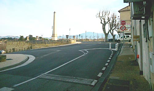 Route & Sécurité panneau stop boulevard de la pyramide carpentras